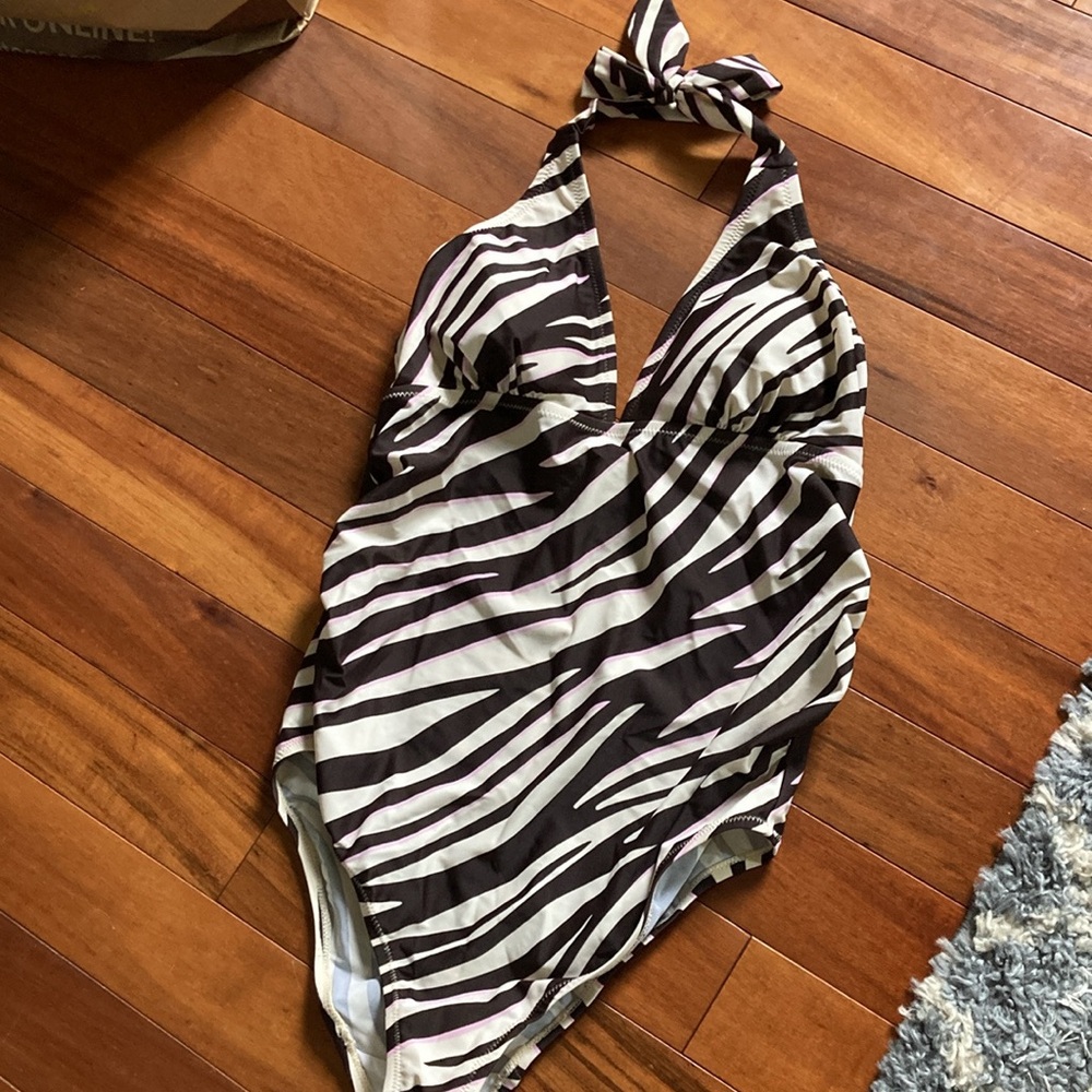 XS maternity like new swim suit